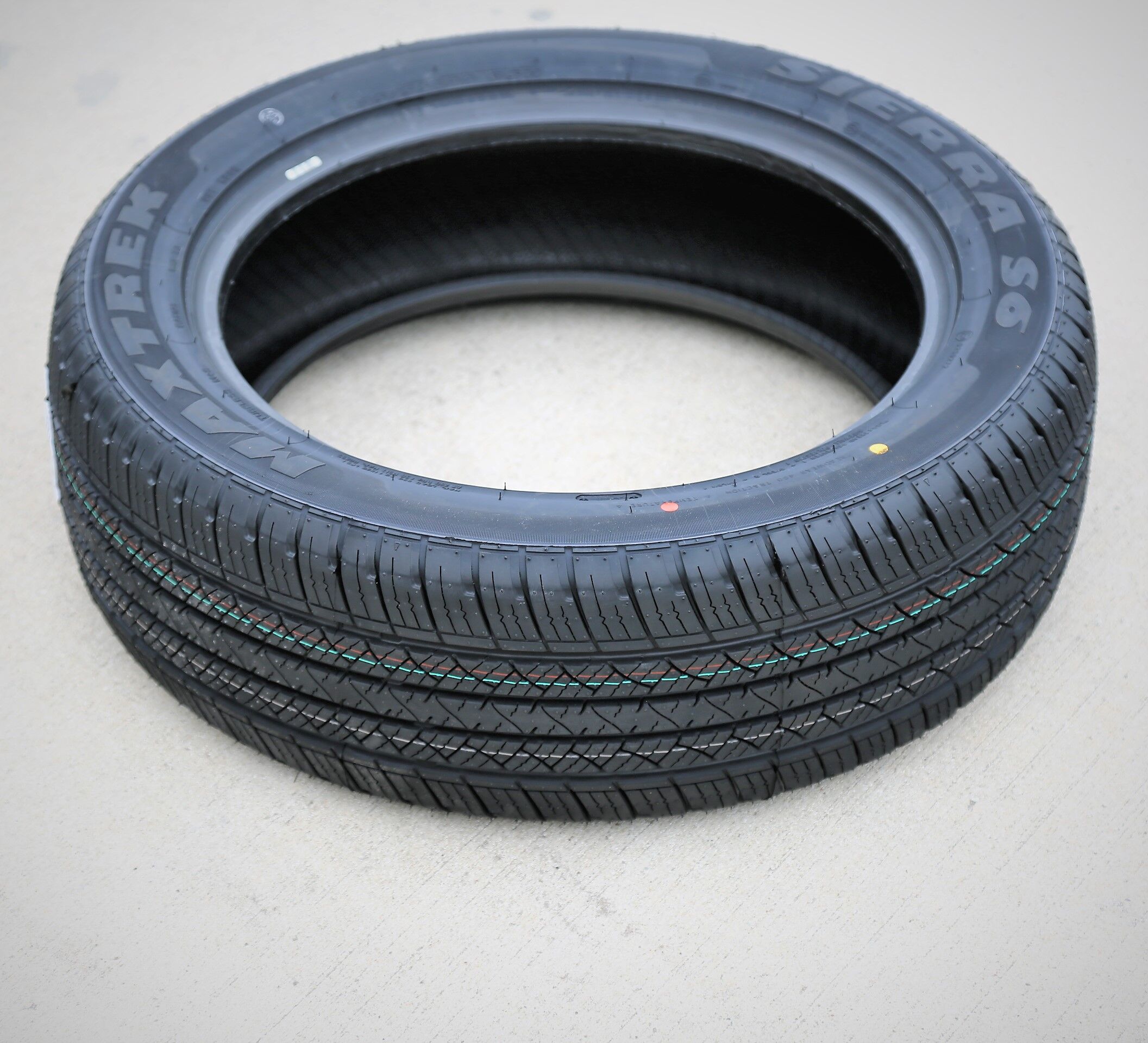 Maxtrek Sierra S6 235/65R17 104H