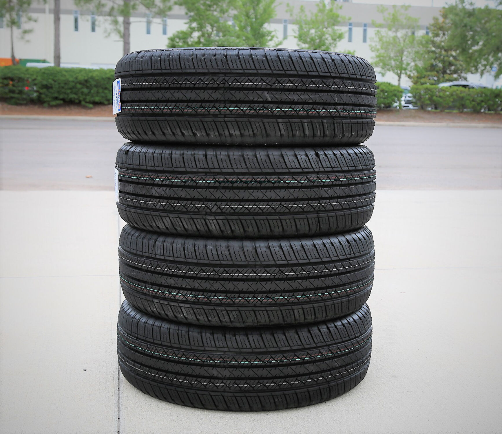 Maxtrek Sierra S6 235/65R17 104H