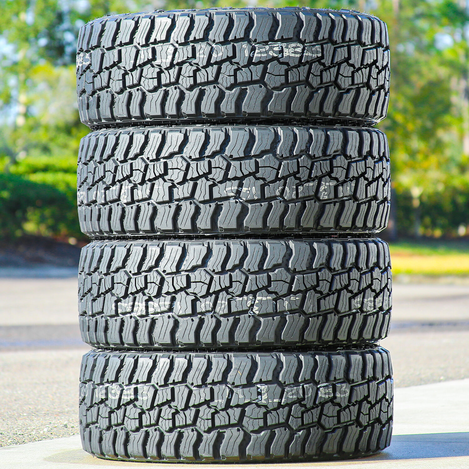 Mickey Thompson Baja Boss A/T 275/55R20 117T XL