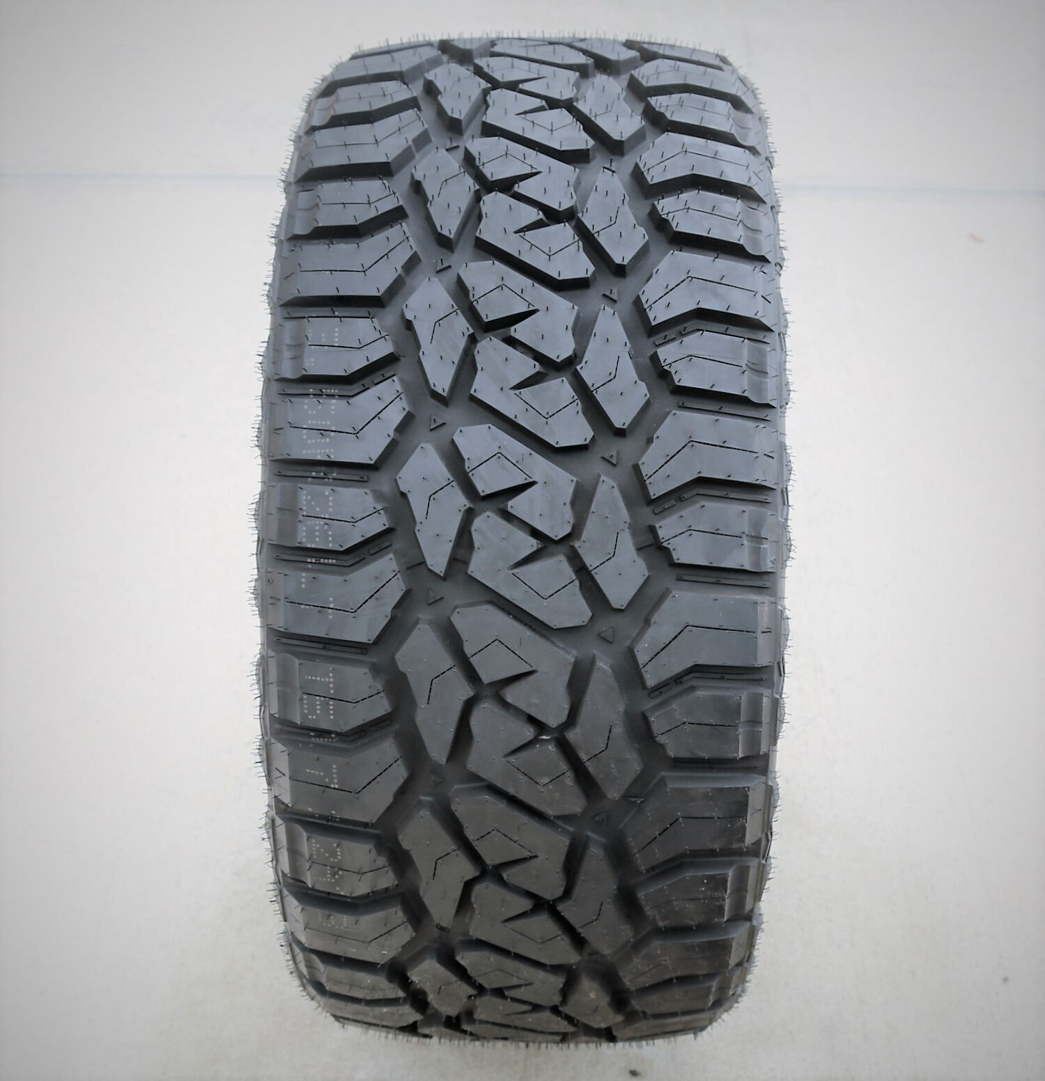 Miletrip TP99 R/T LT 37X13.50R24 129Q F (12 Ply)