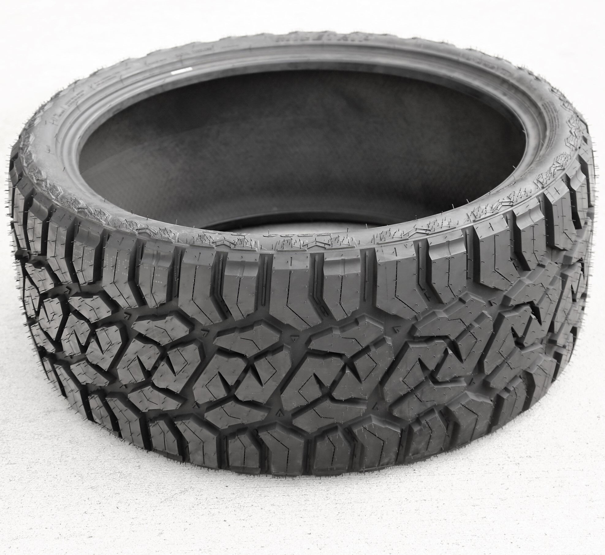 Miletrip TP99 R/T LT 37X13.50R24 129Q F (12 Ply)