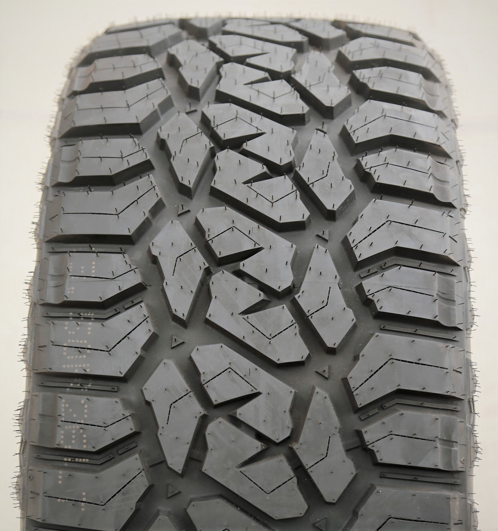 Miletrip TP99 R/T LT 37X13.50R24 129Q F (12 Ply)