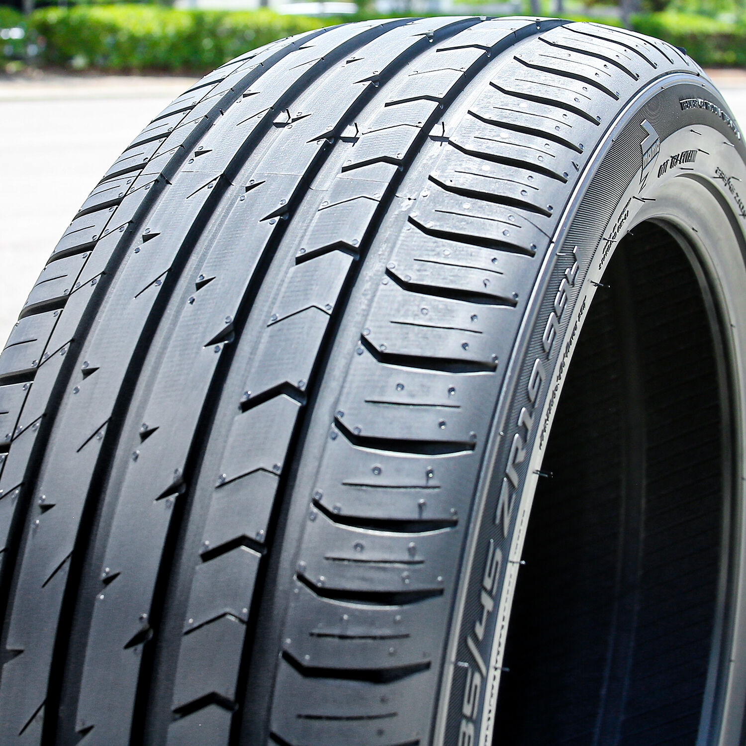 MOMO Toprun M300 AS Sport 235/45R19 99Y XL