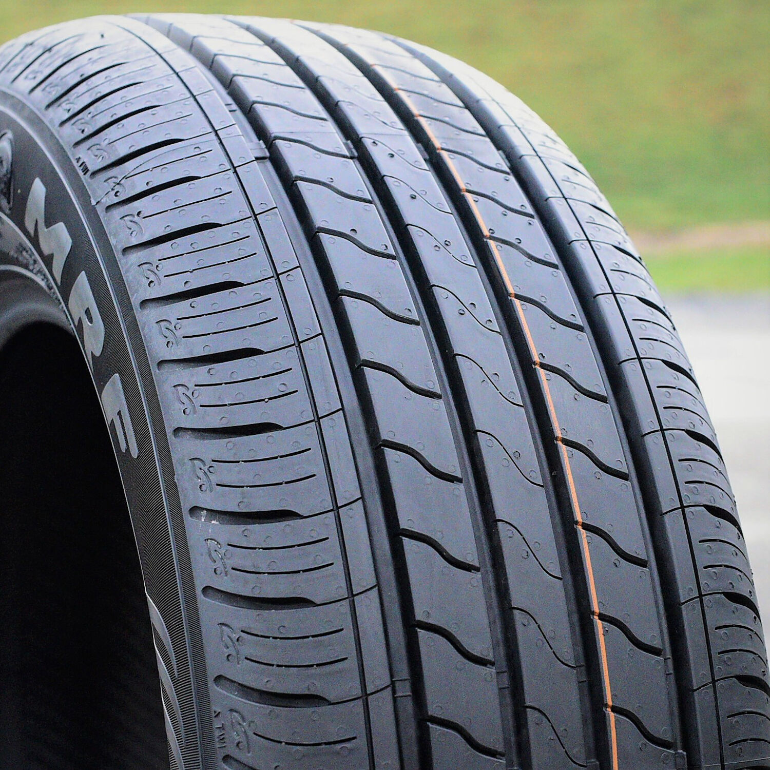 MRF Wanderer Street N2 215/60R16 95H