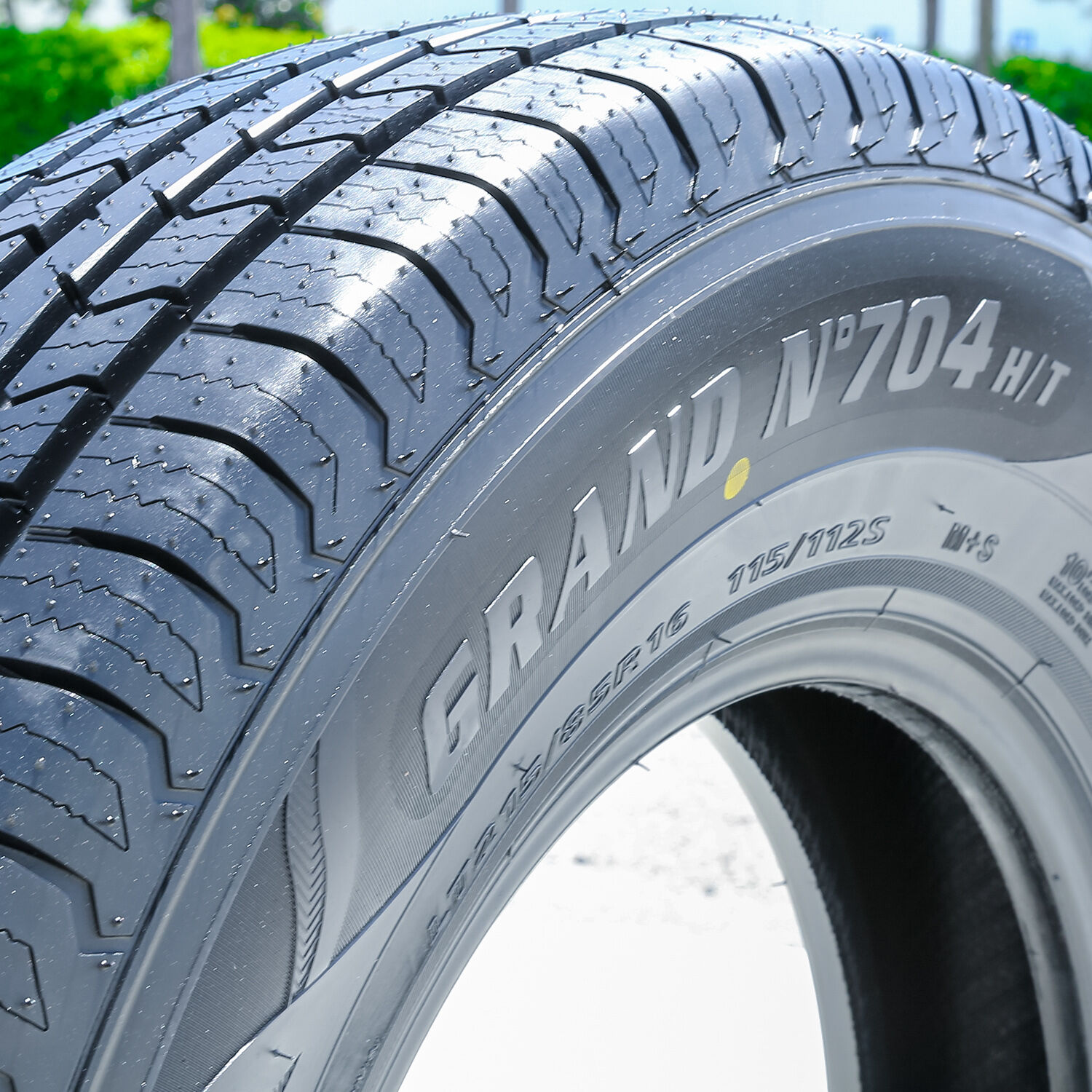 Nebula Grand N704 H/T LT 215/85R16 115/112S E (10 Ply)