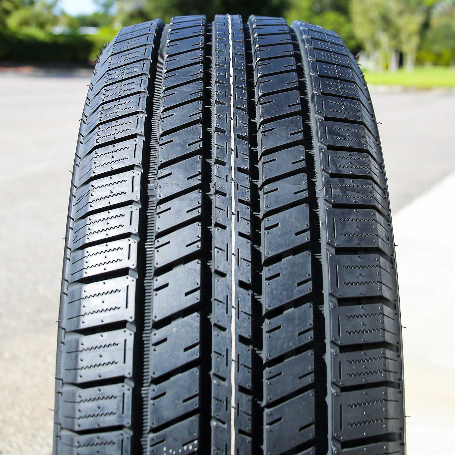 Supermax HT-1 265/70R16 112T