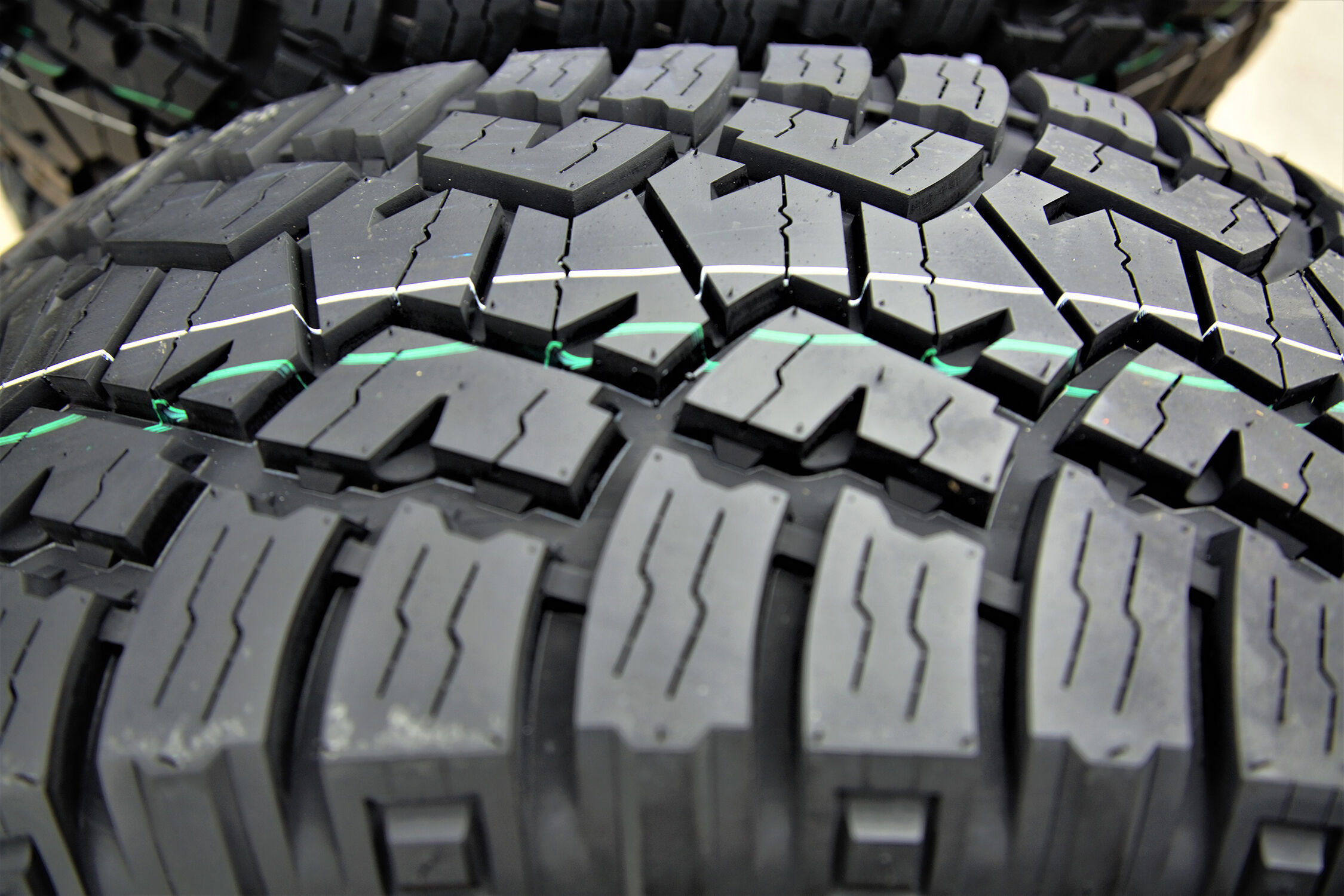 Suretrac Radial A/T 275/55R20 111T