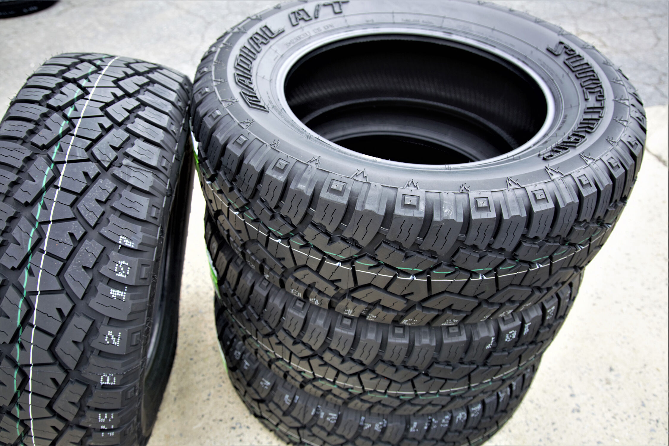 Suretrac Radial A/T 275/55R20 111T