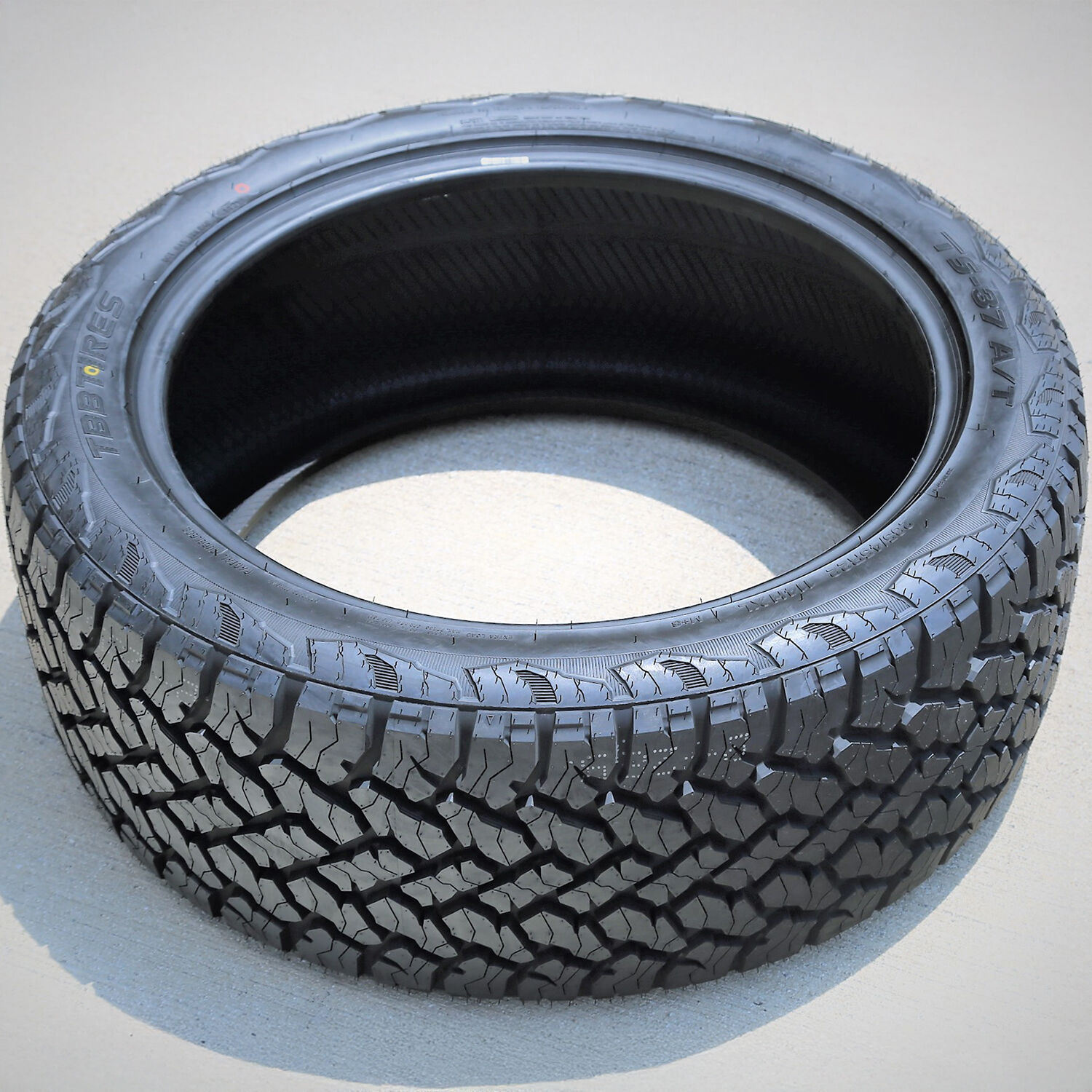 TBB TS-37 A/T 285/45R22 114H XL