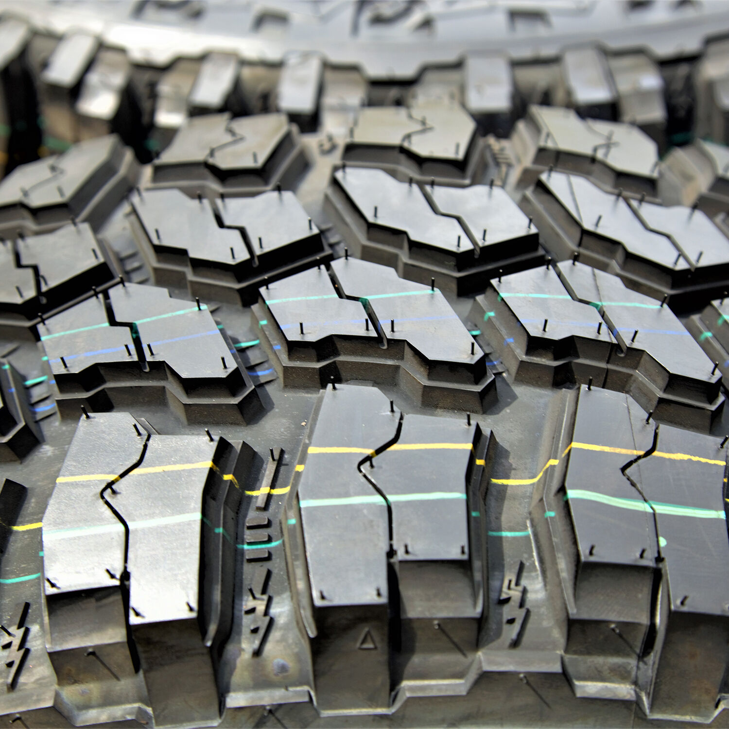 Thunderer Trac Grip M/T LT 315/70R17 121/118Q D (8 Ply)