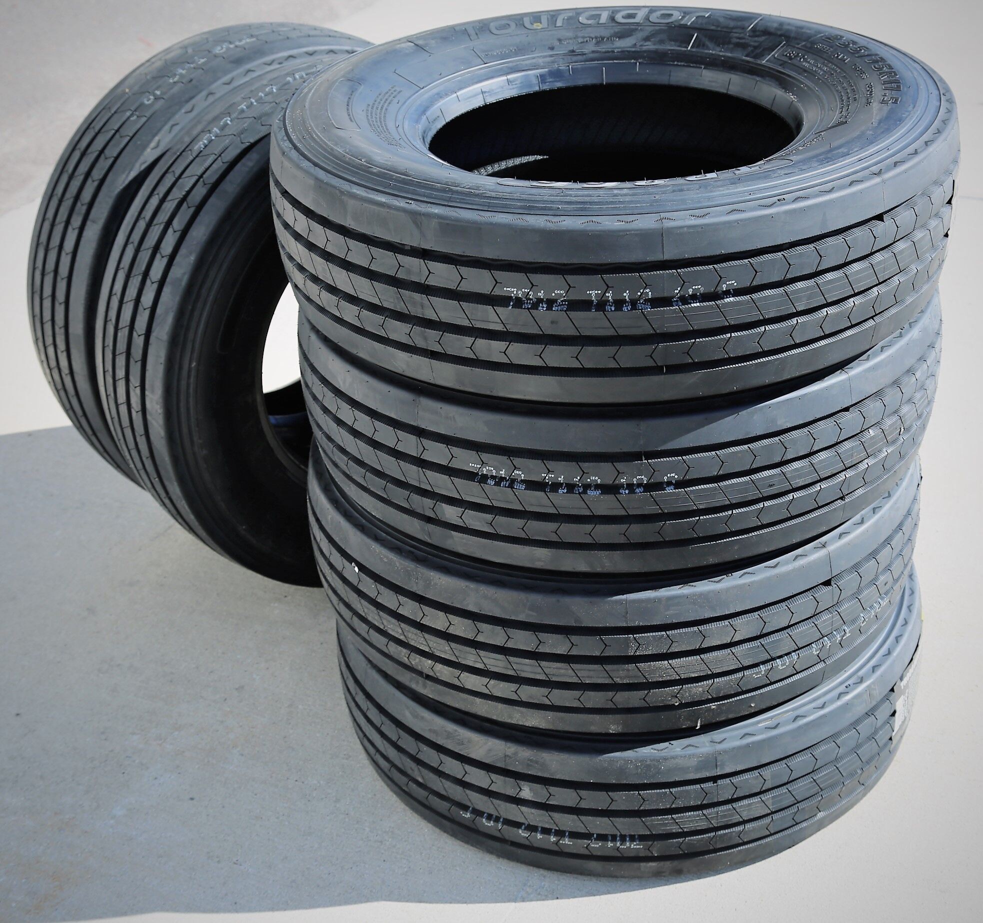 Tourador TR866 235/75R17.5 143/141J J (18 Ply)