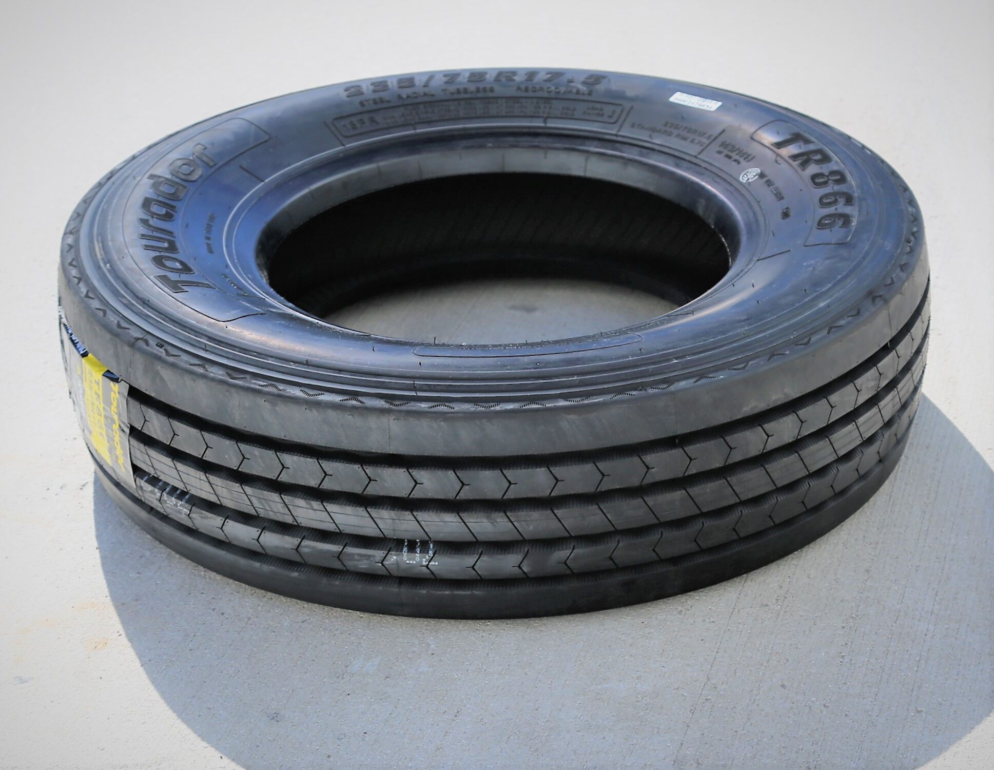 Tourador TR866 235/75R17.5 143/141J J (18 Ply)