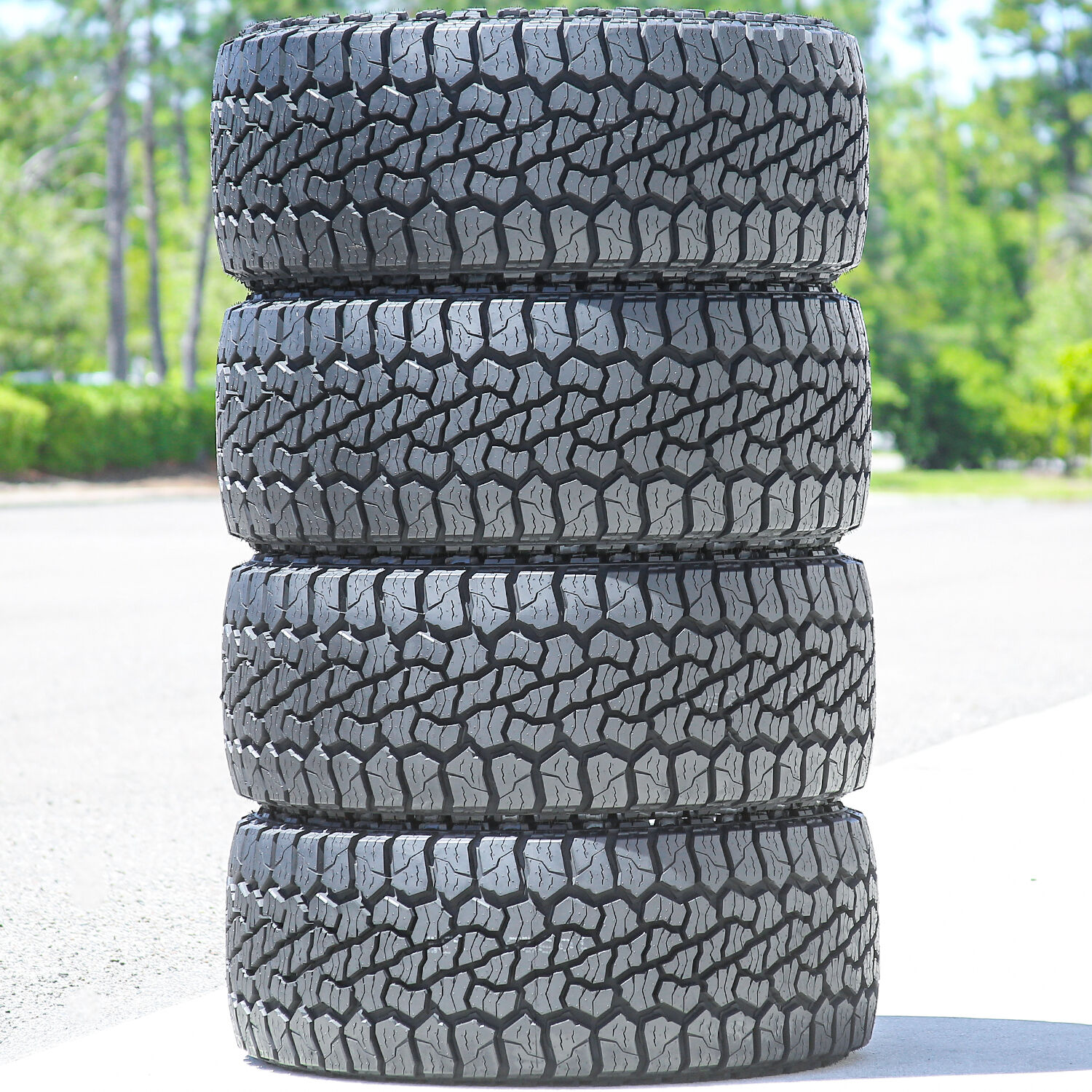 Venom Power Swampthing A/T Xtreme Dirt LT 37X12.50R18 128Q F (12 Ply)