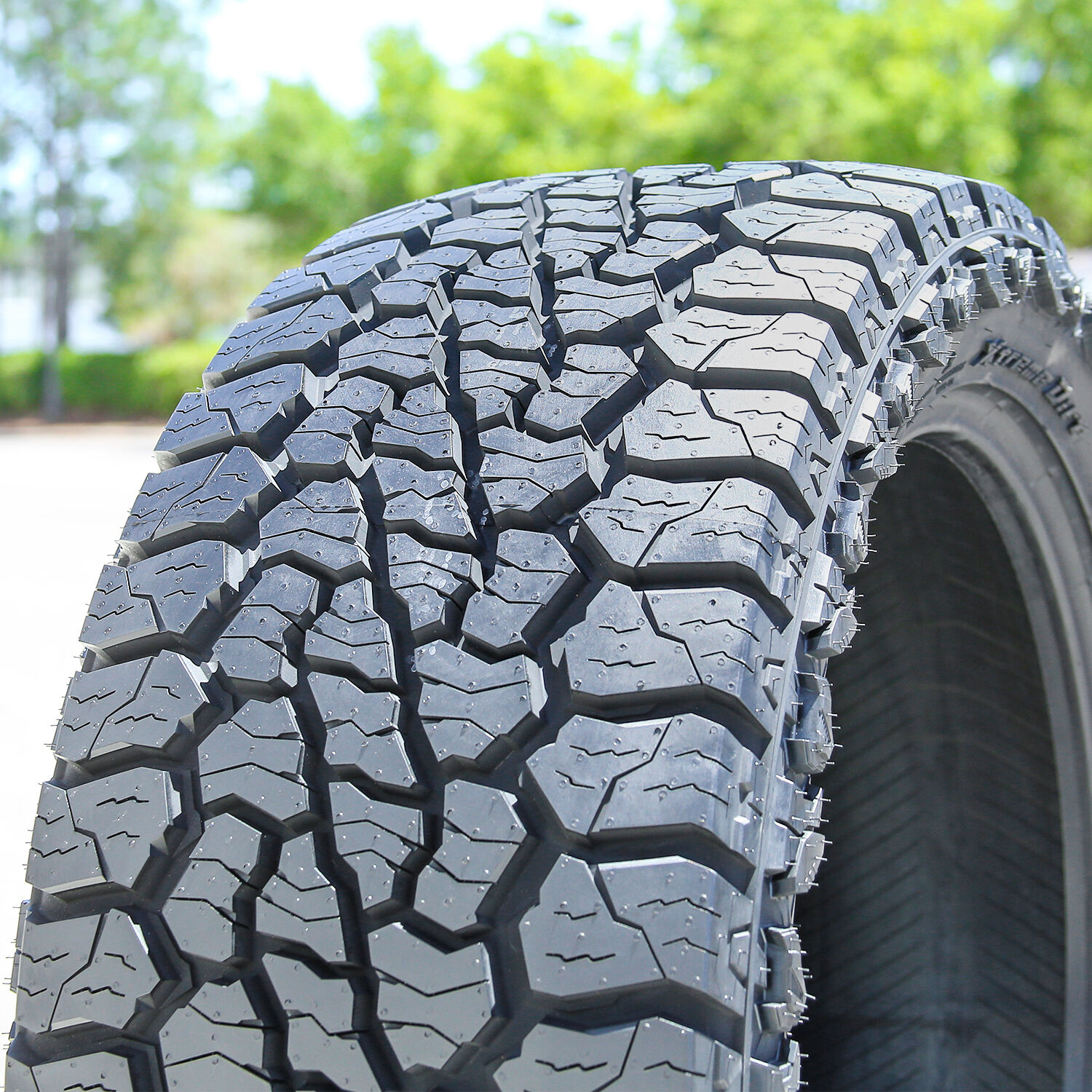 Venom Power Swampthing A/T Xtreme Dirt LT 37X12.50R18 128Q F (12 Ply)