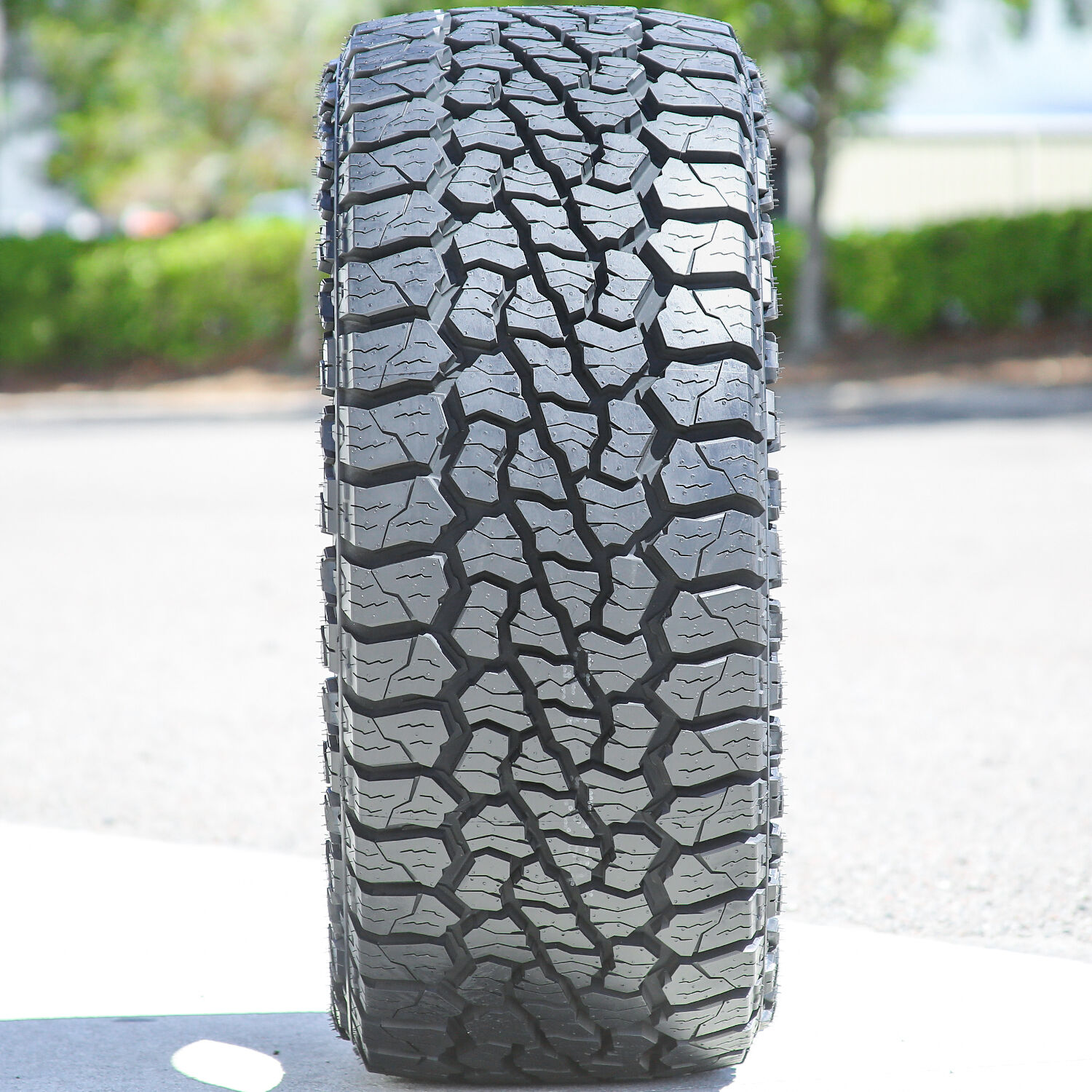 Venom Power Swampthing A/T Xtreme Dirt LT 37X12.50R18 128Q F (12 Ply)