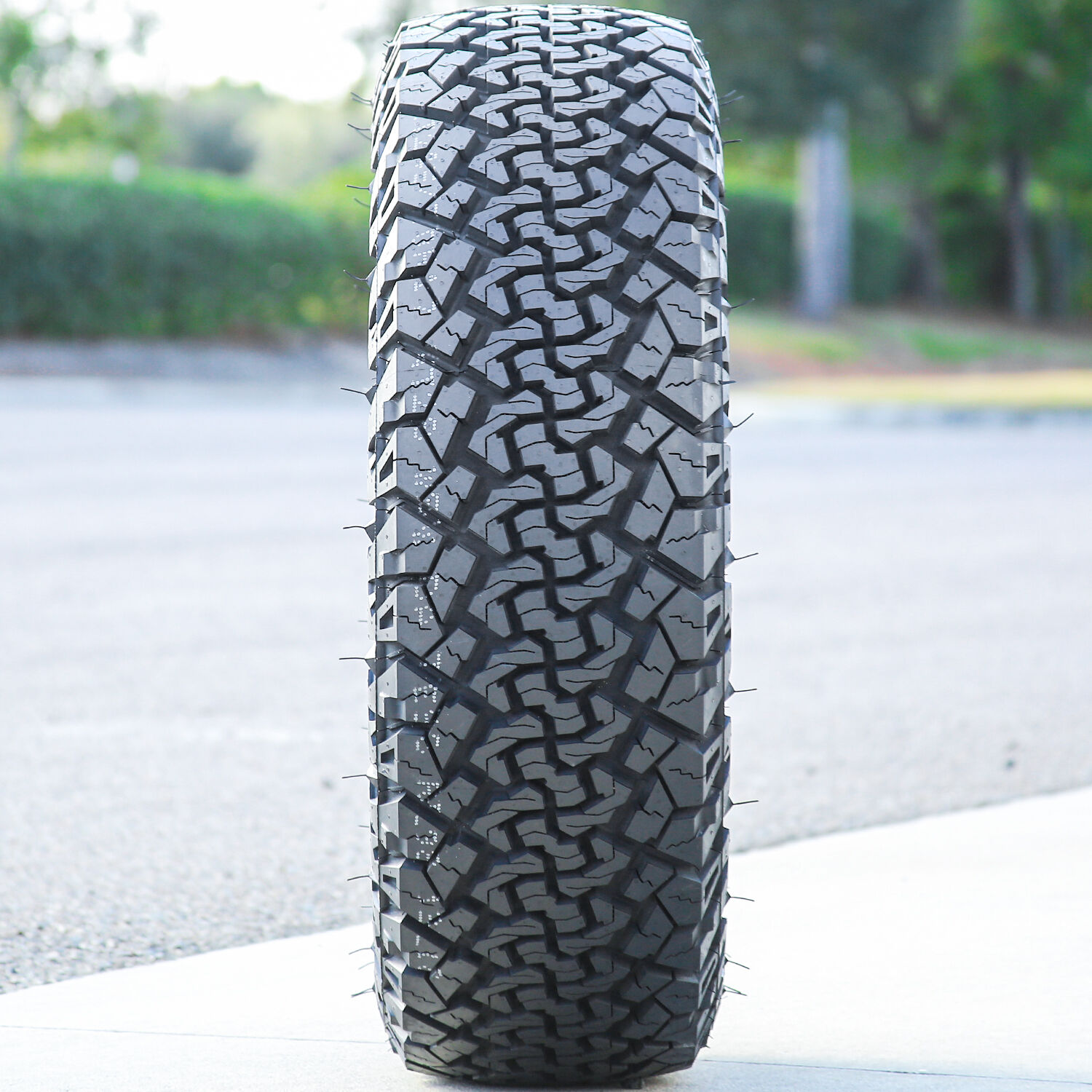 Venom Power Terra Hunter X/T 2 LT 37X12.50R20 126R E (10 Ply)