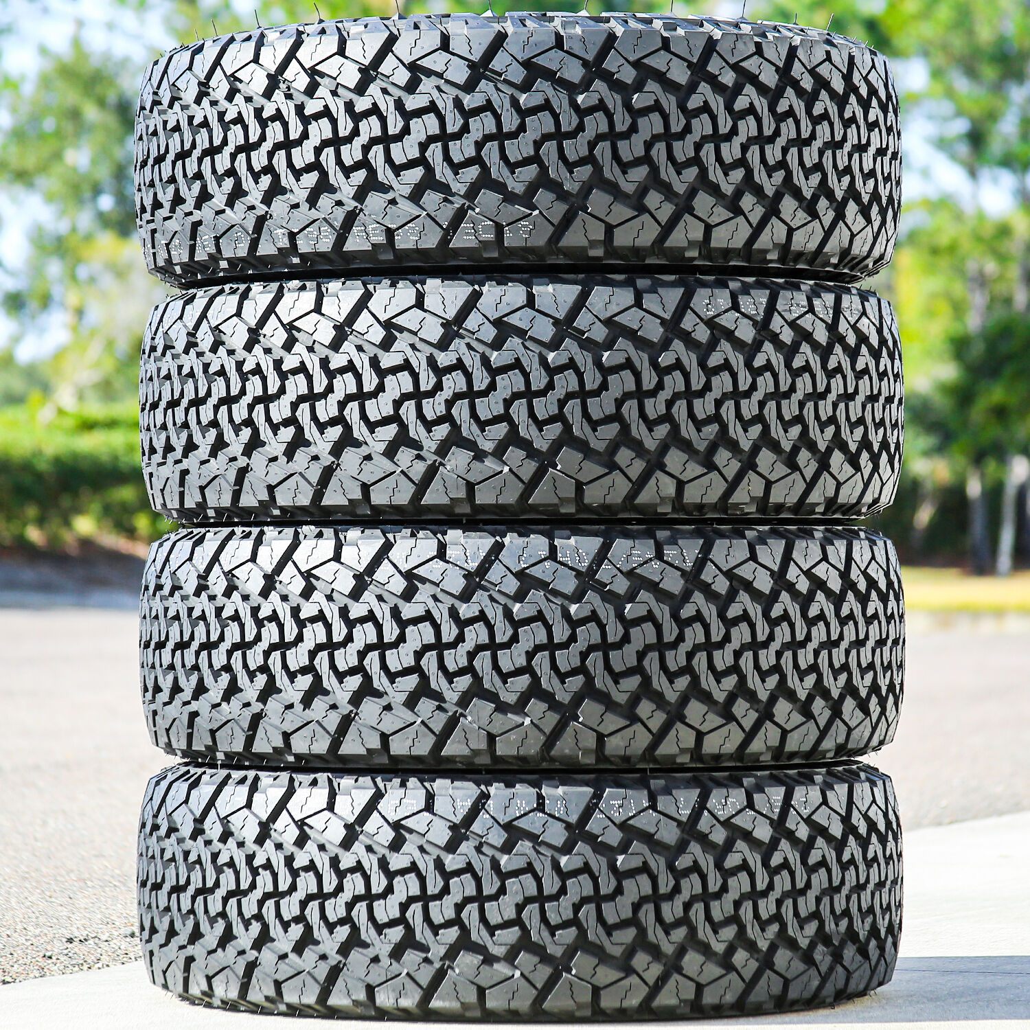 Venom Power Terra Hunter X/T 2 LT 33X12.50R15 108R C (6 Ply)