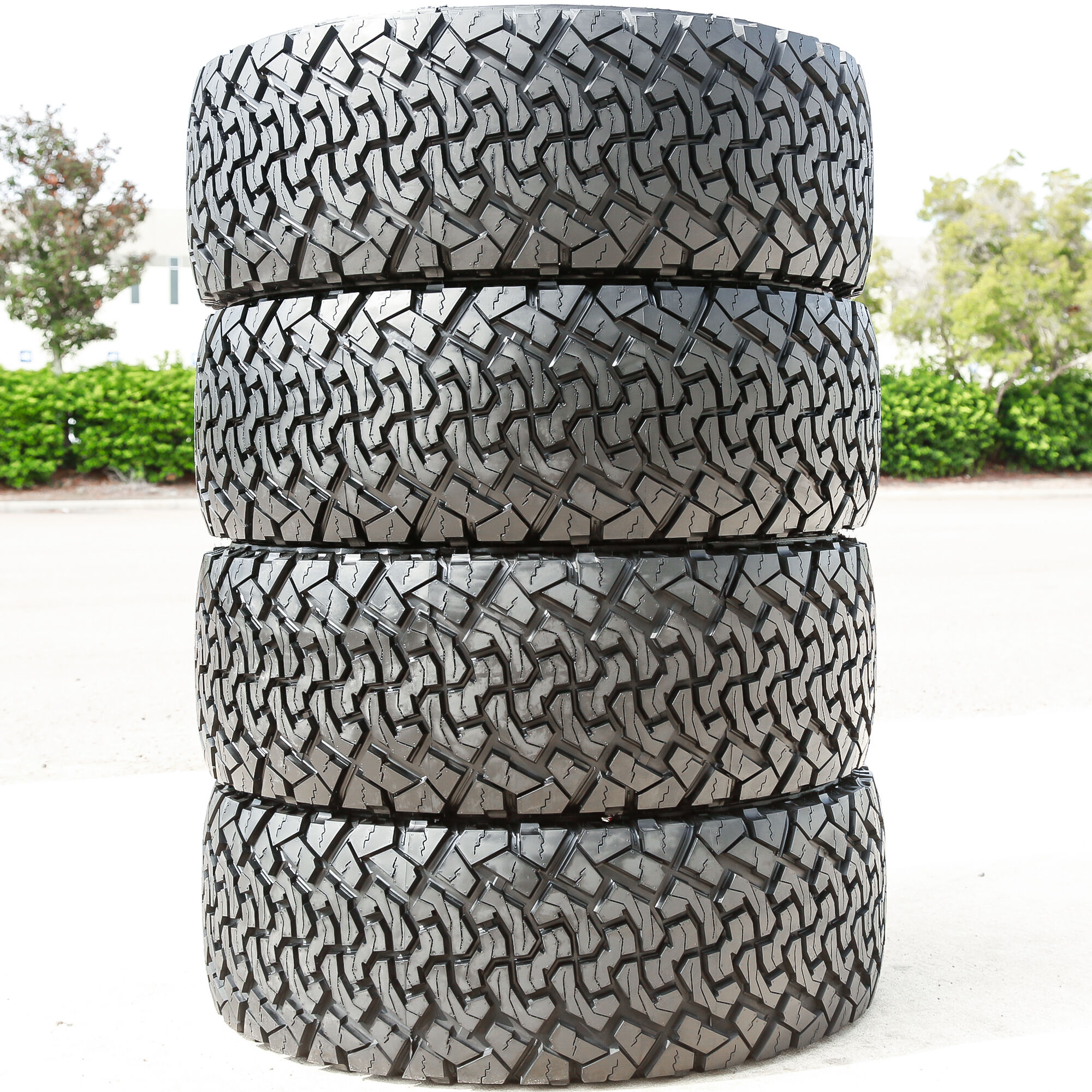 Venom Power Terra Hunter X/T LT 33X12.50R20 114R E (10 Ply)