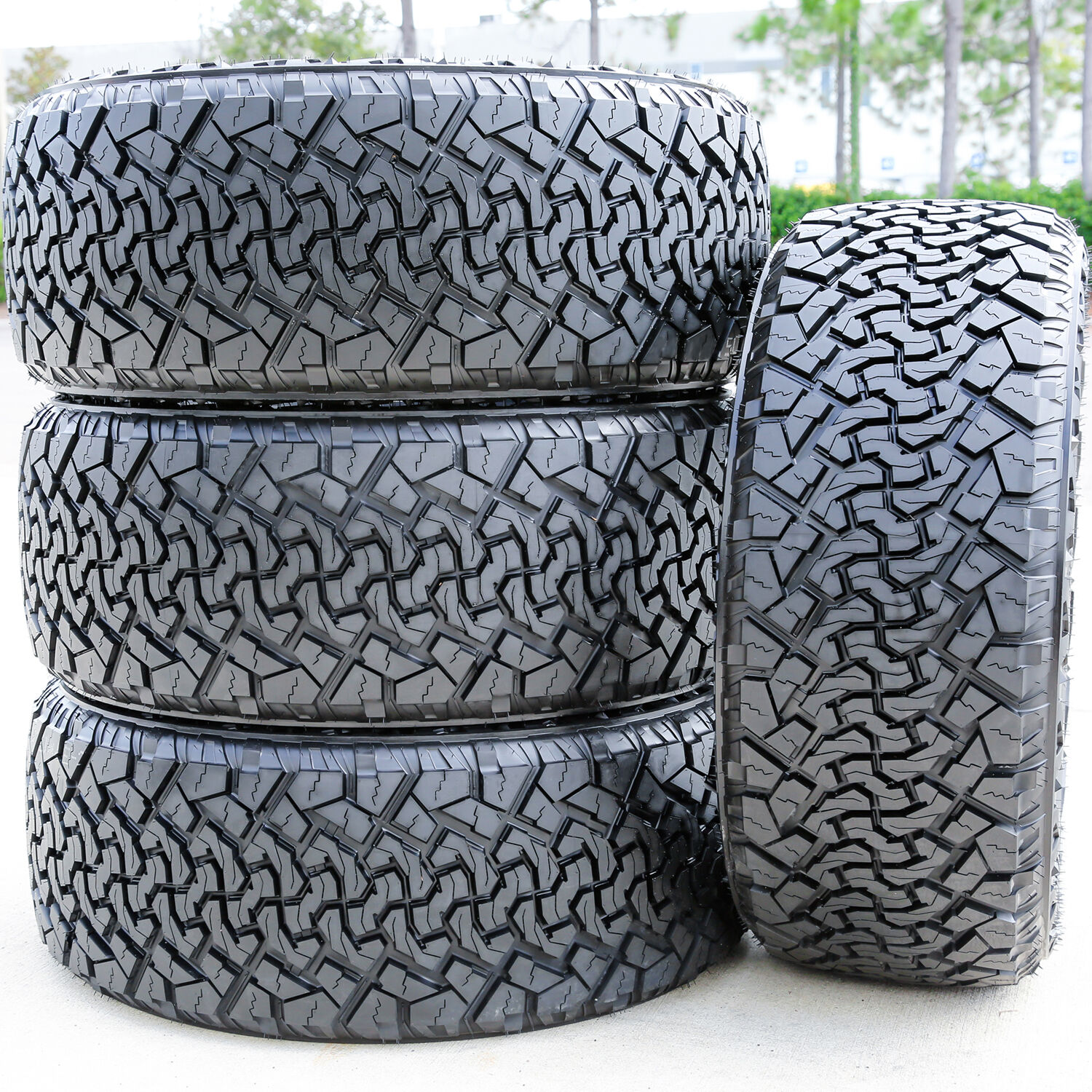 Venom Power Terra Hunter X/T LT 35X12.50R22 121Q F (12 Ply)