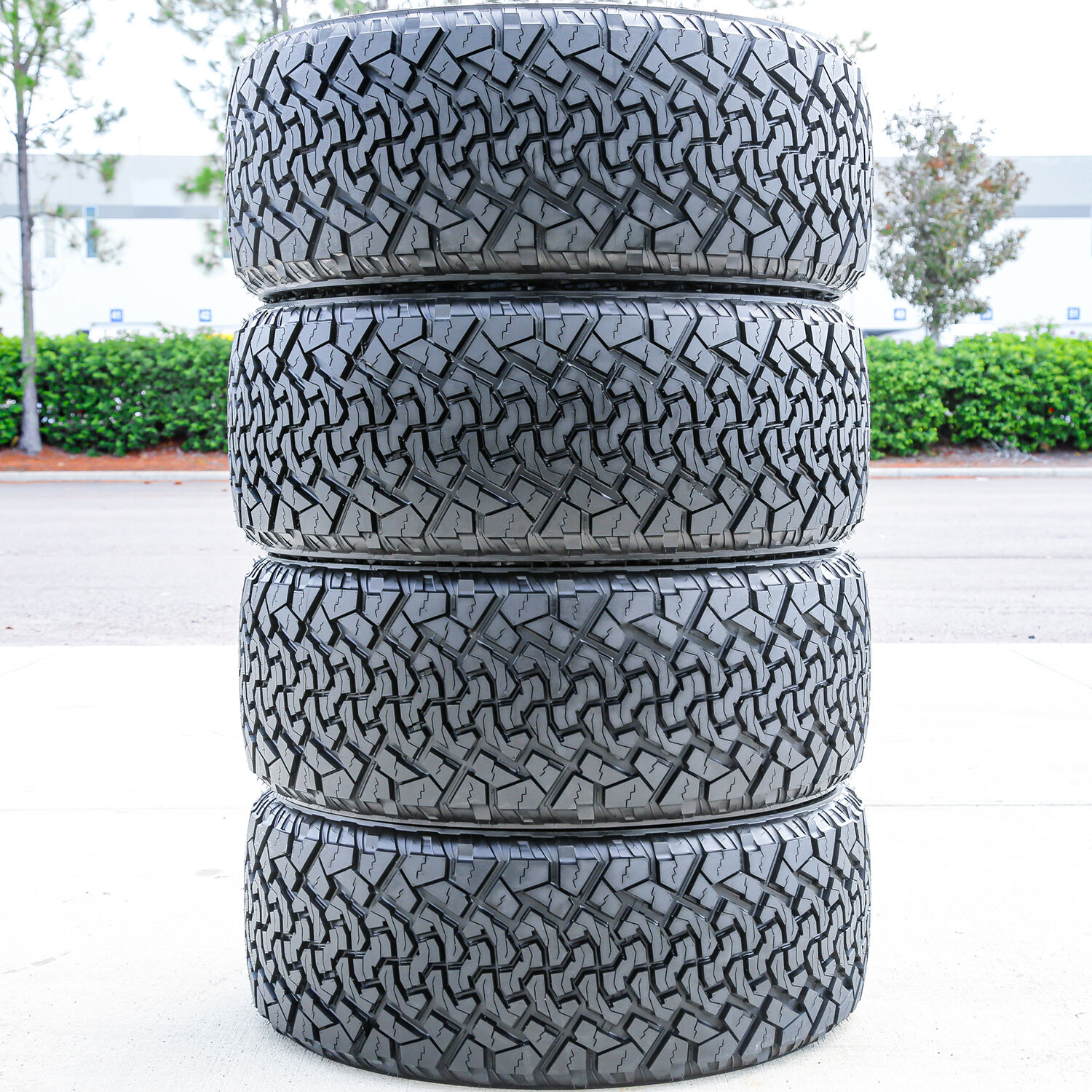 Venom Power Terra Hunter X/T LT 37X13.50R24 124Q F (12 Ply)