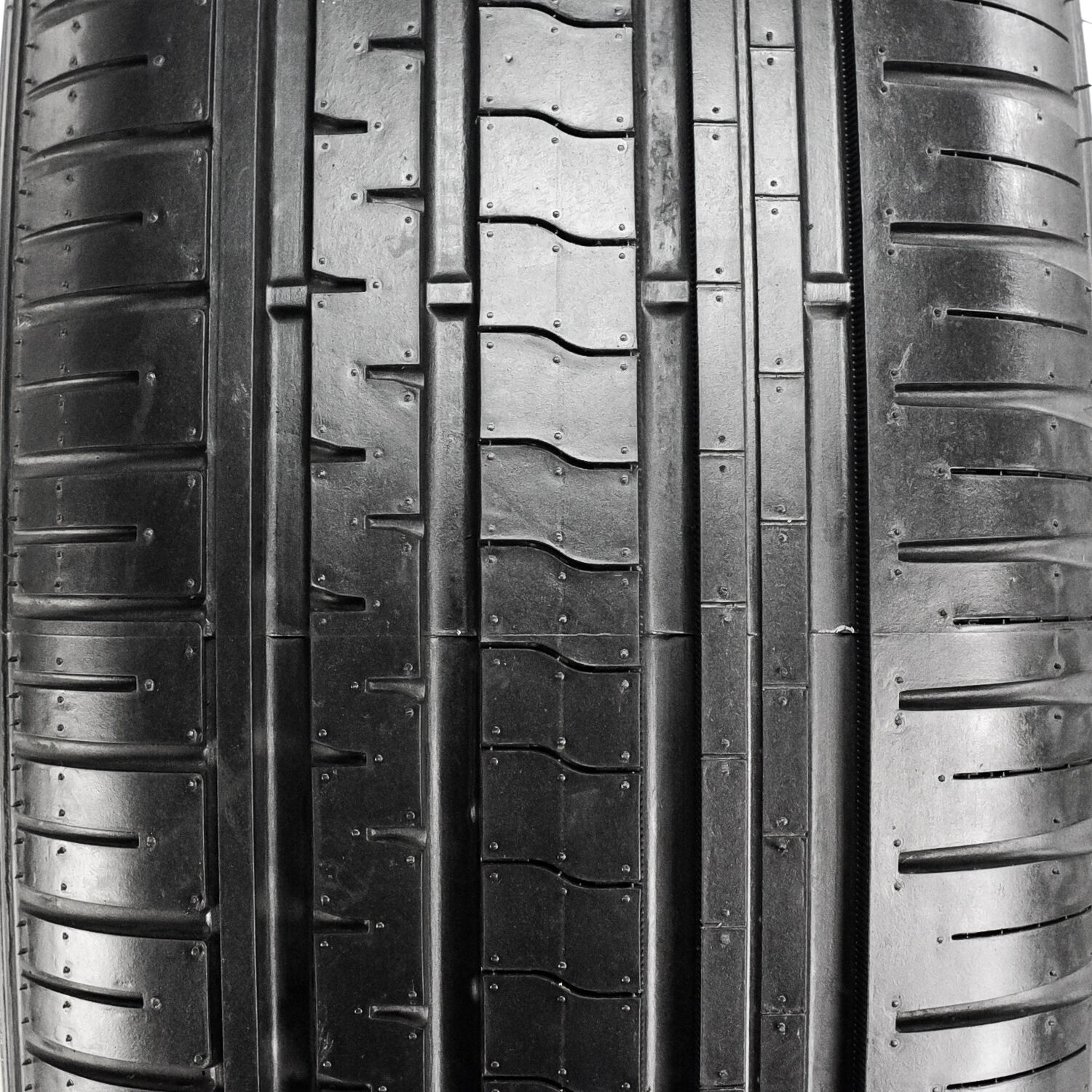 Zeetex SU1000 235/65R17 104H